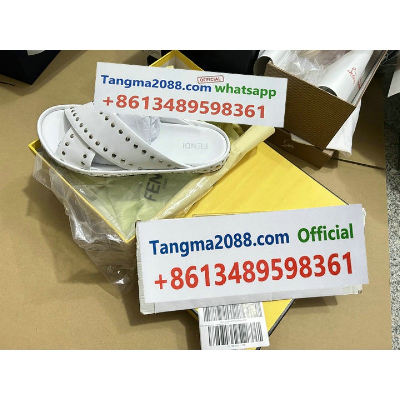 tangma2088 outlet FENDI Studded Slide Sandal Leath...