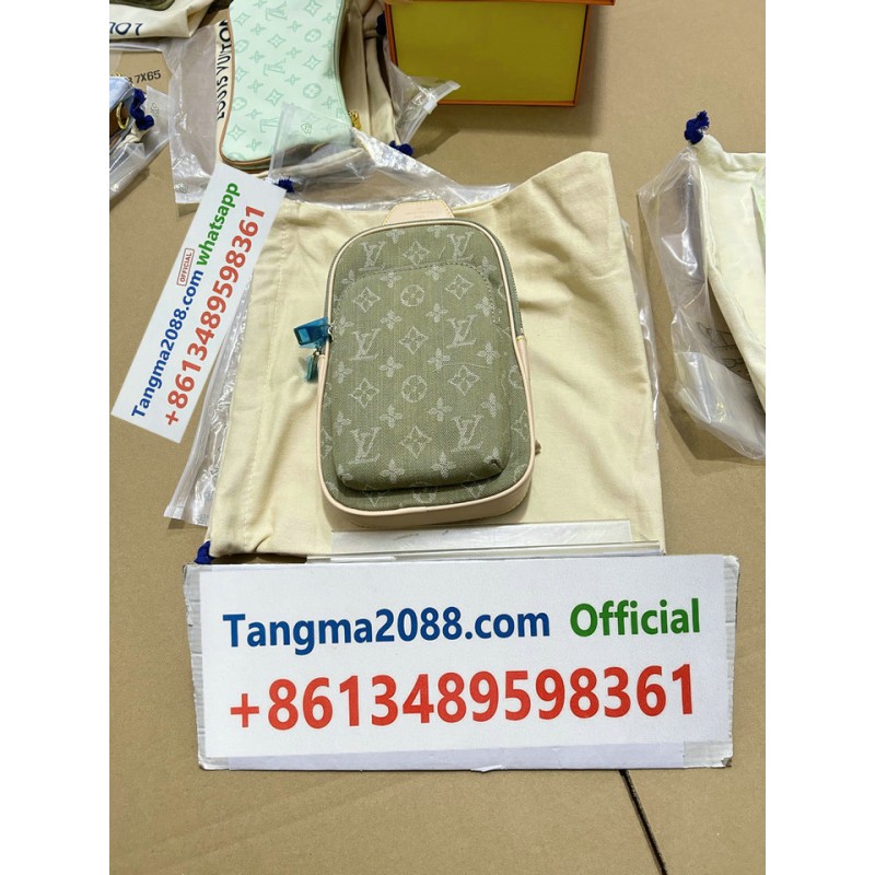 tangma2088 outlet Louis Vuitton Pochette Accessoires Monogram Eclipse Canvas Hotsale
